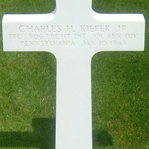 C. Kiefer (grave)