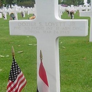 D. Lovett (grave)