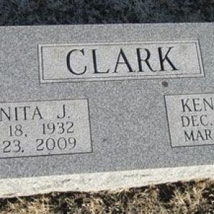 Kenneth R. Clark (grave)