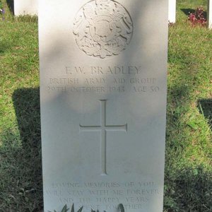 E. Bradley (Grave)