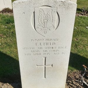 T. Field (Grave)