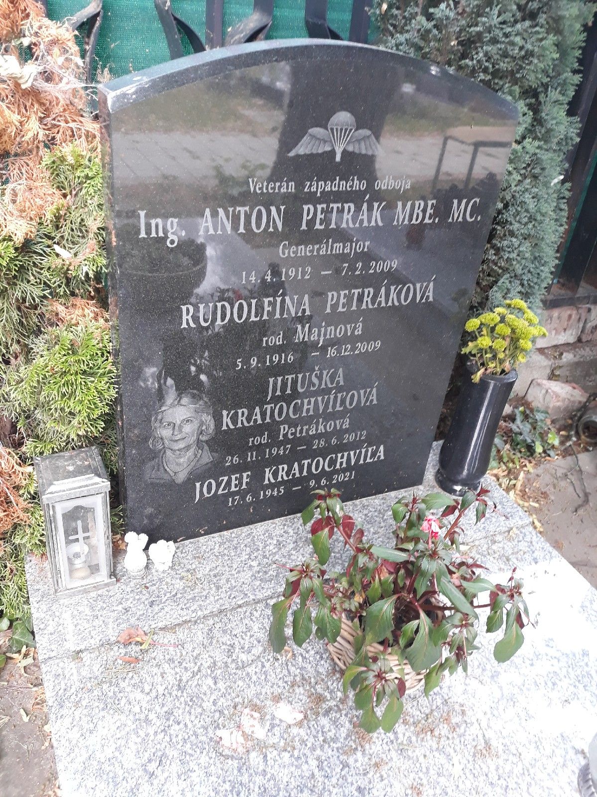 A. Petrak (Grave)