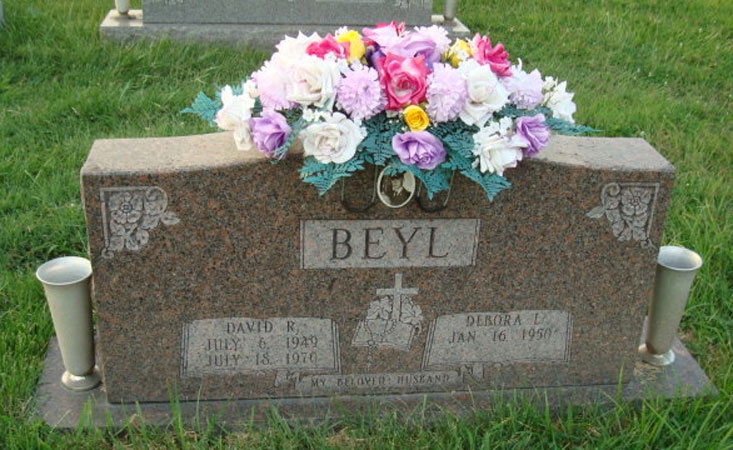 D. Beyl (grave)
