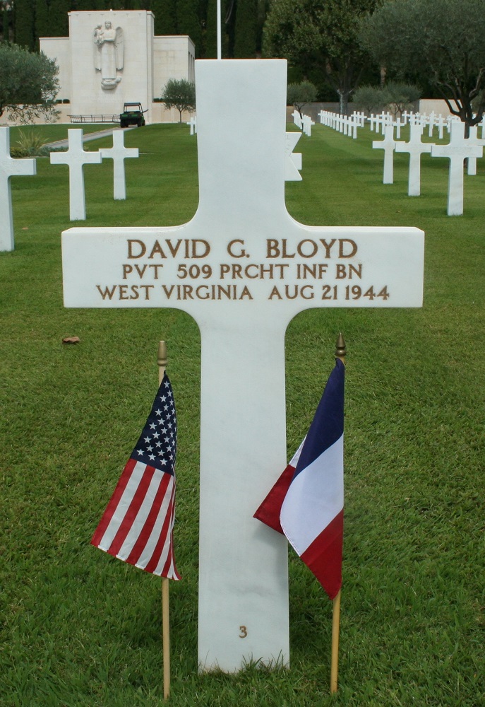 D. Bloyd (Grave)