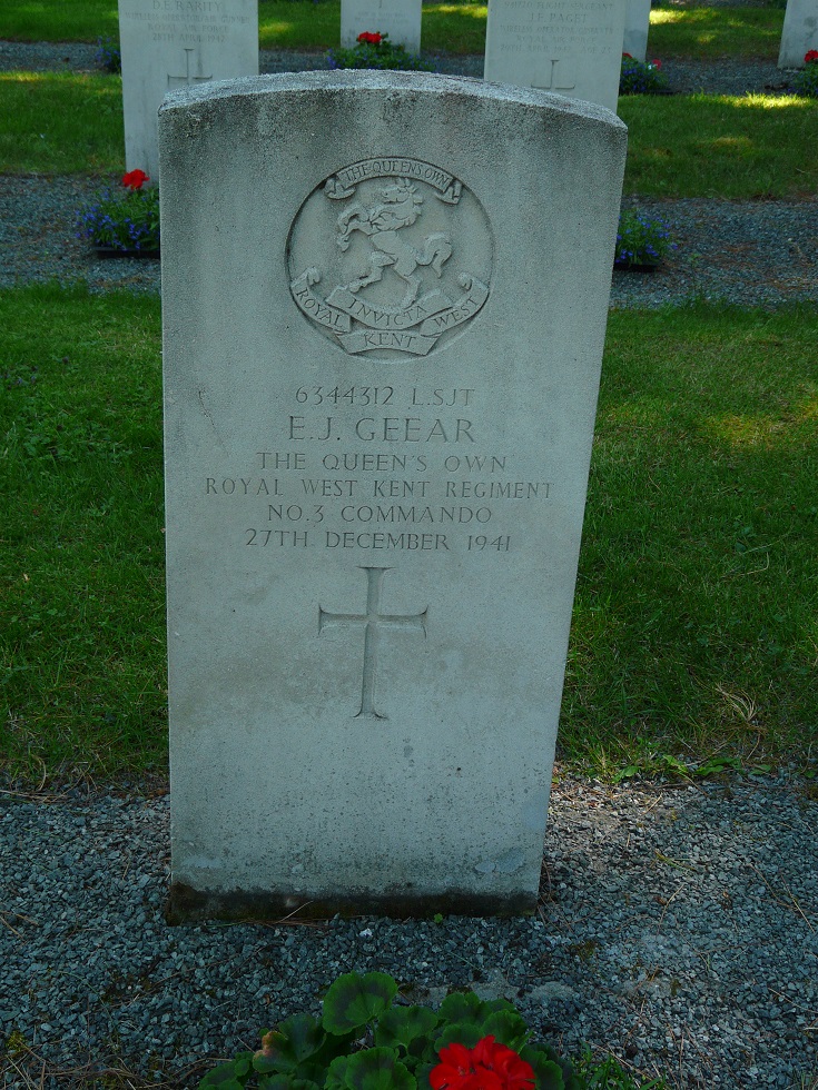E. Geear (Grave)