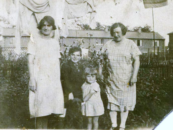 Harry Rose and family 1928