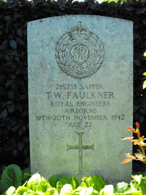 T. Faulkner (Grave)