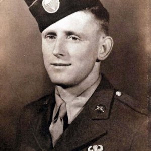 [US PARAS]Richard Thomas