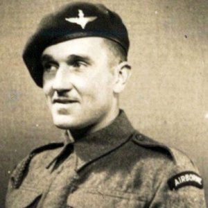 [PARAS]Alfred Dann