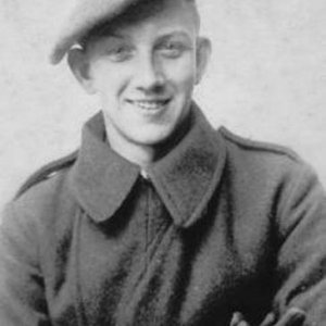 [PARAS]David Murdoch