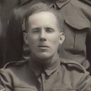 [PARAS]Harold Benton