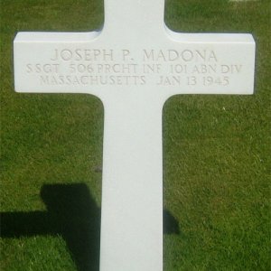 J. Madona (grave)