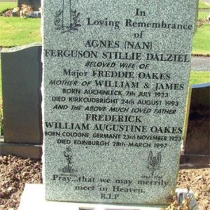 Frederick Oakes (grave)