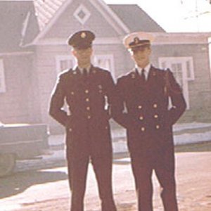 R. Lee (left)