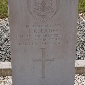 L. Eades (grave)