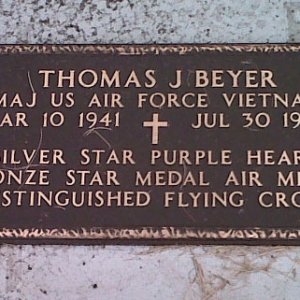 T. Beyer (grave)