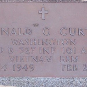 R. Curtis (grave)