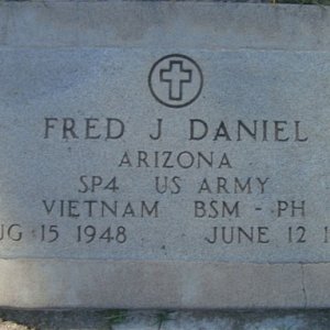 F. Daniel (grave)