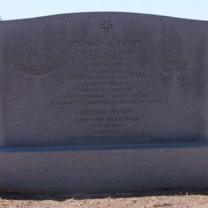 D. Davis (grave)