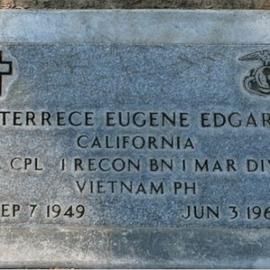 T. Edgar (grave)