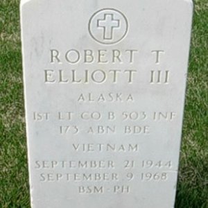 R. Elliott (grave)