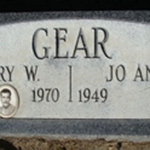 G. Gear (grave)