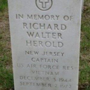 R. Herold (memorial)