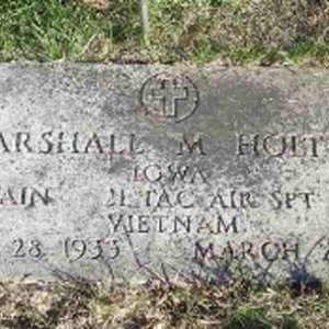 M. Holt (grave)