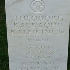 T. Kaleikini (grave)