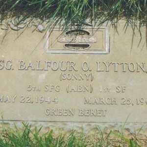 B. Lytton (grave)
