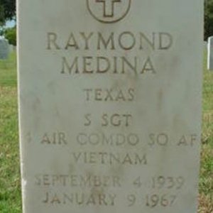 R. Medina (grave)