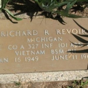 R. Revoir (grave)