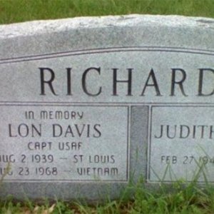 L. Richards (grave)