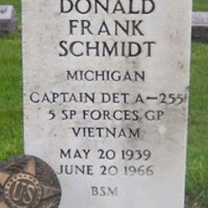 D. Schmidt (grave)