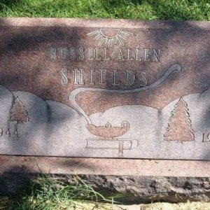 R. Shields (grave)
