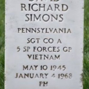 D. Simons (grave)