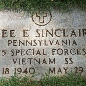 L. Sinclair (grave)