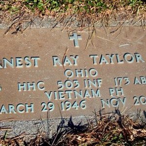 E. Taylor (grave)
