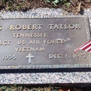 L. Taylor (grave)