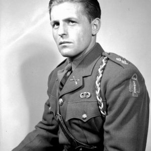 unknown Canadian officer