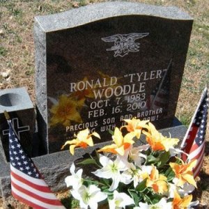R. Woodle (grave)
