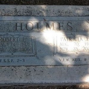 Robert L. Holmes (grave)