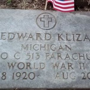 Edward Kliza (grave)
