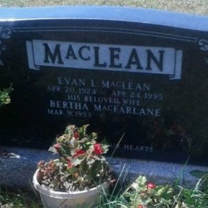 Evan L. MacLean (grave)