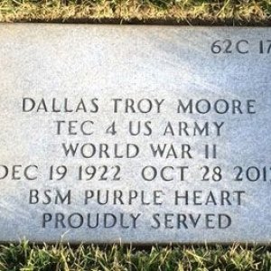Dallas T. Moore (grave)