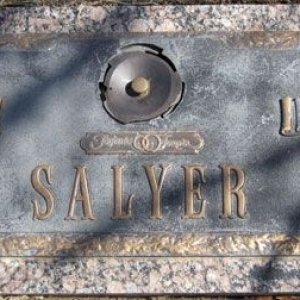 Harold H. Salyer (grave)