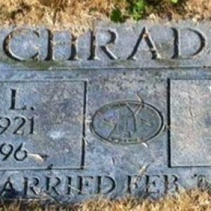 Louis E. Schrader (grave)