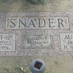 Robert J. Snader (grave)