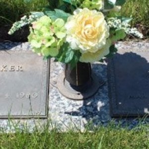Roland O. Uecker (grave)