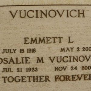 Emmett L. Vucinovich (grave)